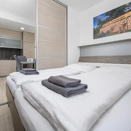 Apartma Sungarden דירה