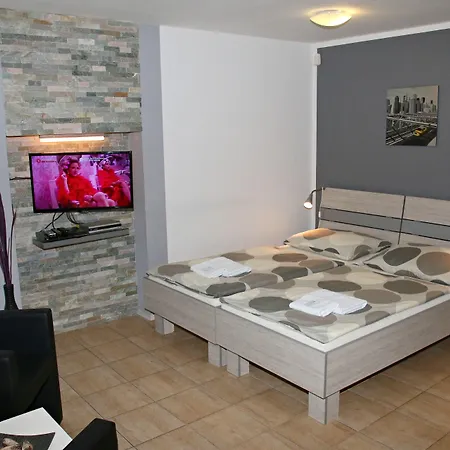 Apartma Sungarden דירה ליברץ