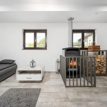 Apartma Sungarden דירה ליברץ